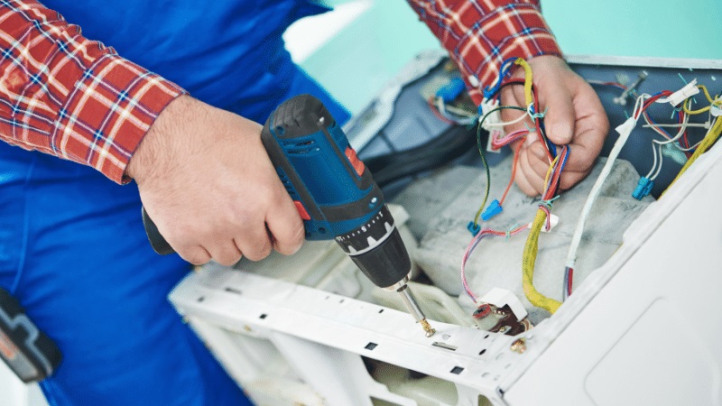 Alaşehir Hisense Hisense çamaşır makinesi kart tamiri – Su almama arızası orijinal parça ile giderildi. - Teknik servis örneği